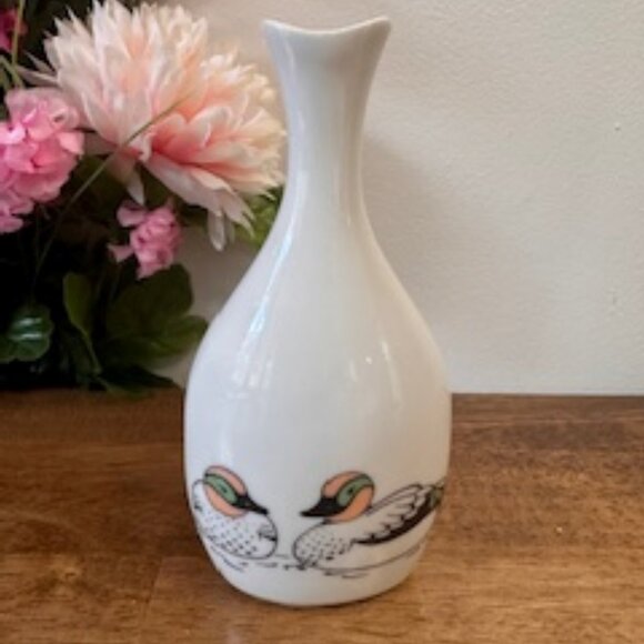 Vintage Hand Painted Bud Vase White Ceramic with Ducks Asian Inspired Minimalist - Picture 2 of 3